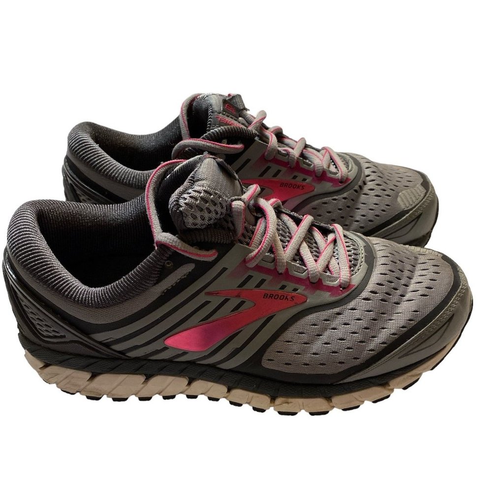Brooks Ariel 18 Women's 8.5 Wide EE Excellent preowned condition gray pink